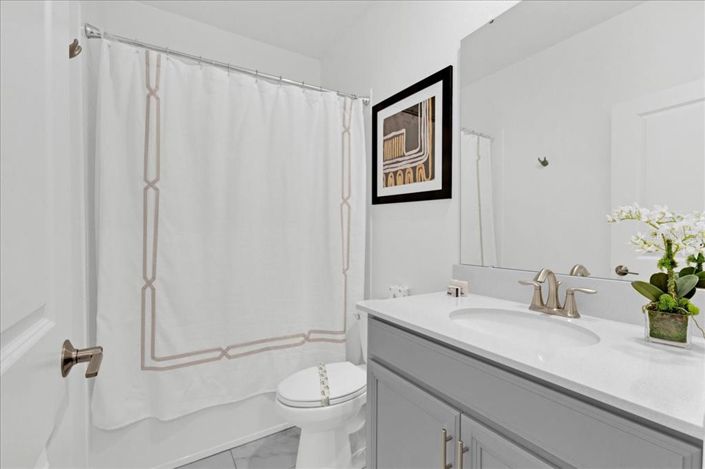 Image No.18-6 Bed Property for sale