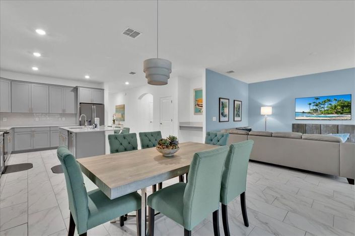 Image No.6-6 Bed Property for sale