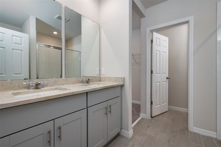 Image No.17-4 Bed Property for sale