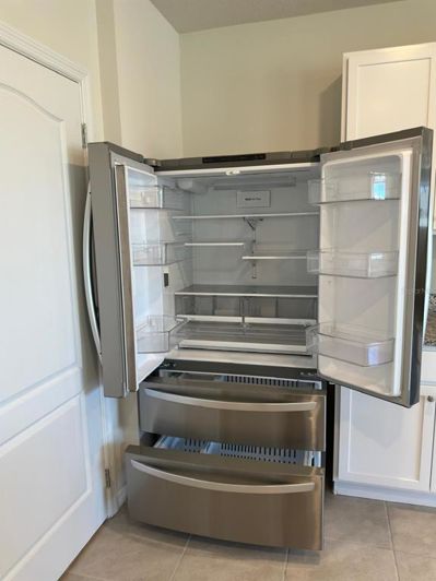 Image No.10-3 Bed Property for sale