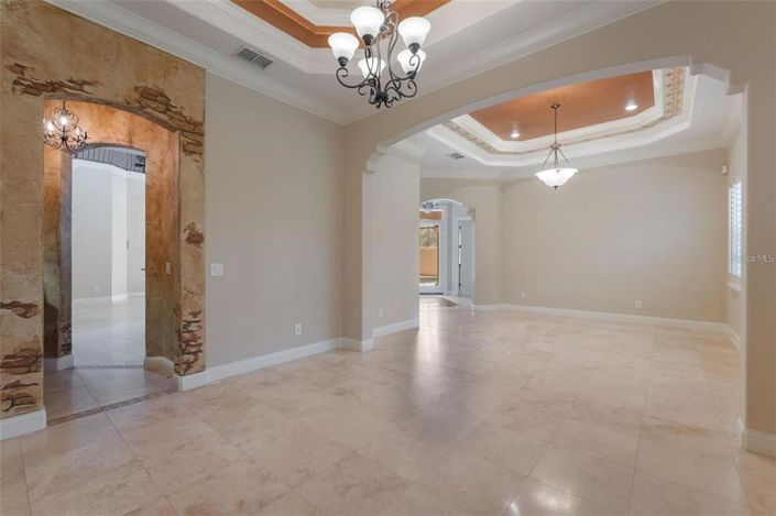 Image No.15-5 Bed Property for sale