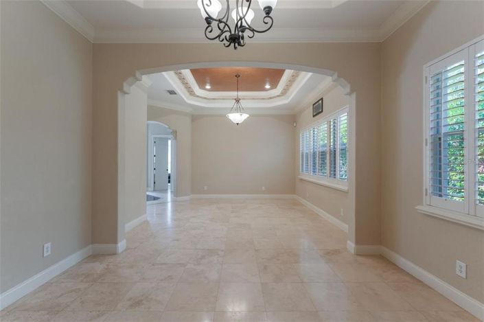 Image No.16-5 Bed Property for sale