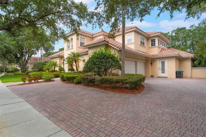 Image No.3-5 Bed Property for sale