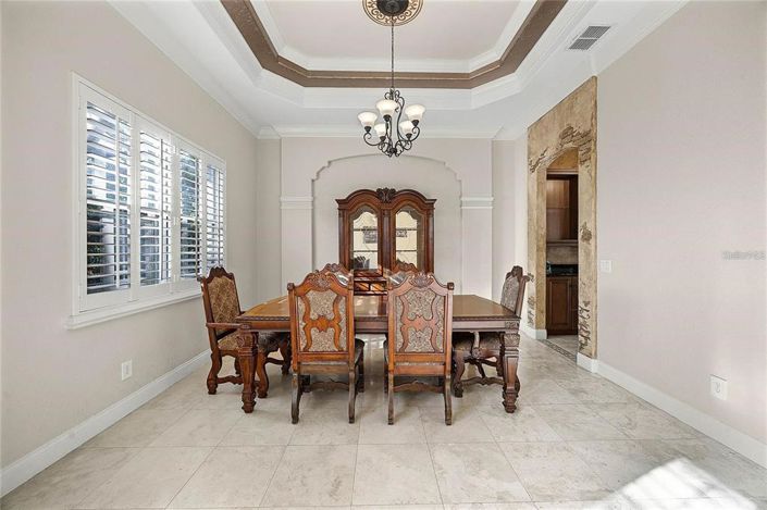 Image No.7-5 Bed Property for sale