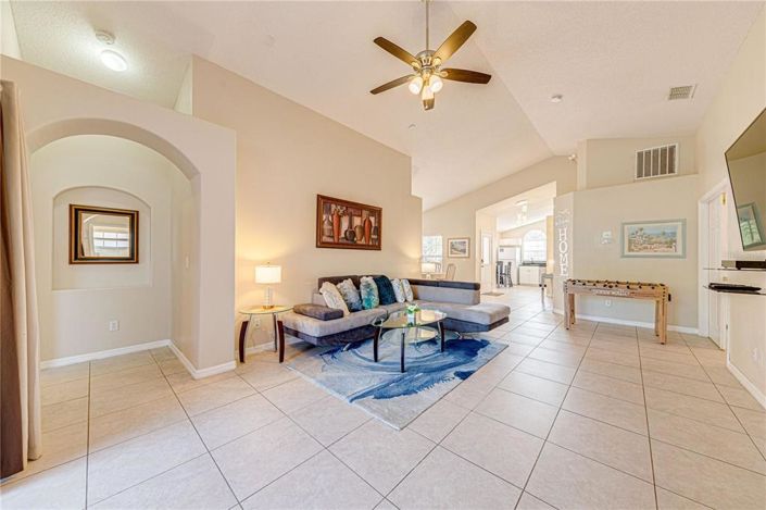 Image No.11-4 Bed Property for sale