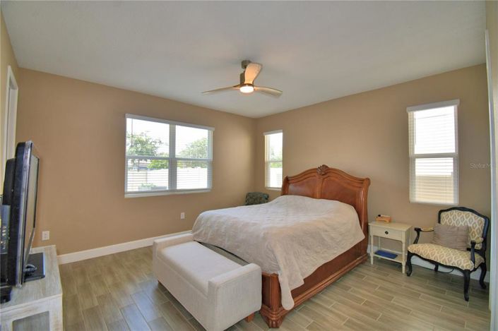 Image No.10-3 Bed Property for sale