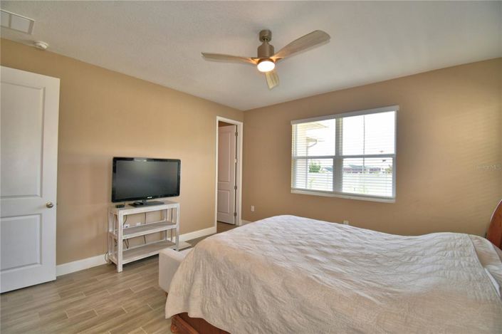 Image No.12-3 Bed Property for sale