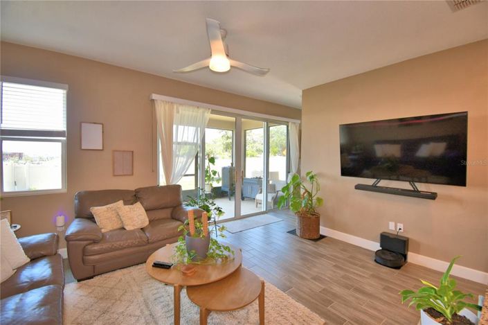 Image No.23-3 Bed Property for sale