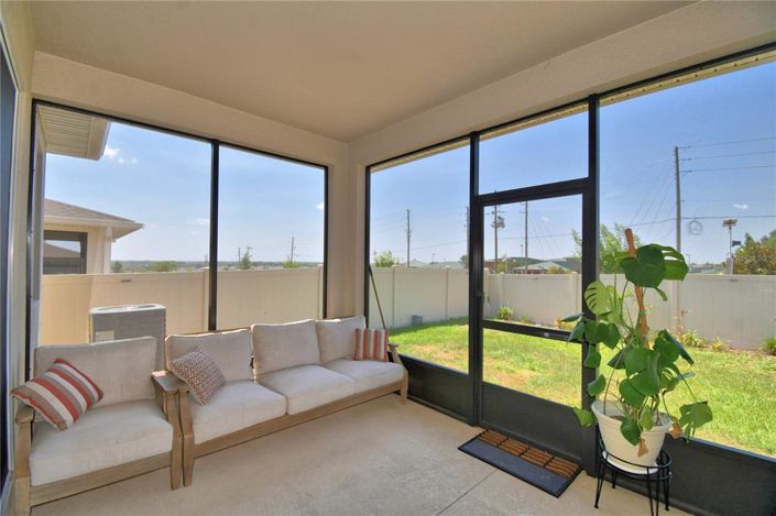 Image No.28-3 Bed Property for sale