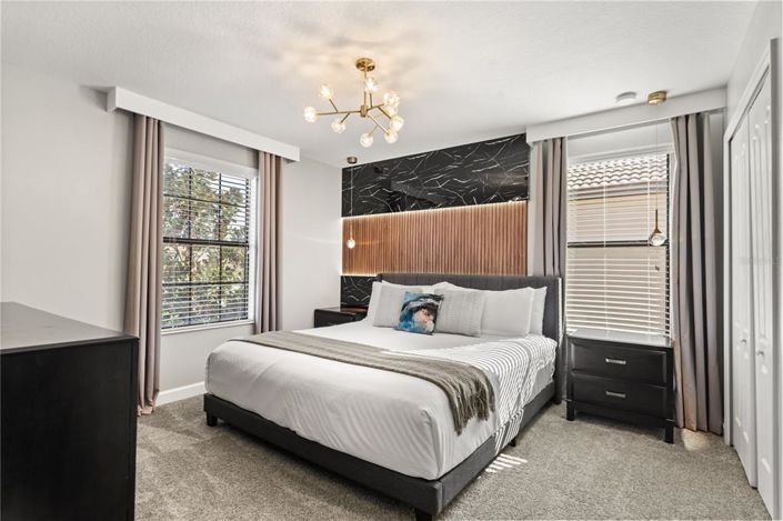 Image No.19-9 Bed Property for sale