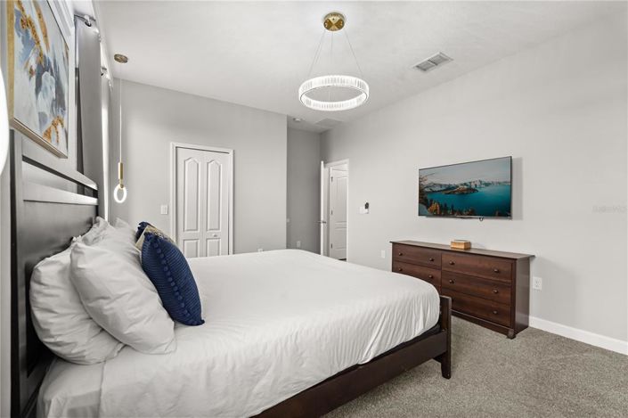 Image No.28-9 Bed Property for sale