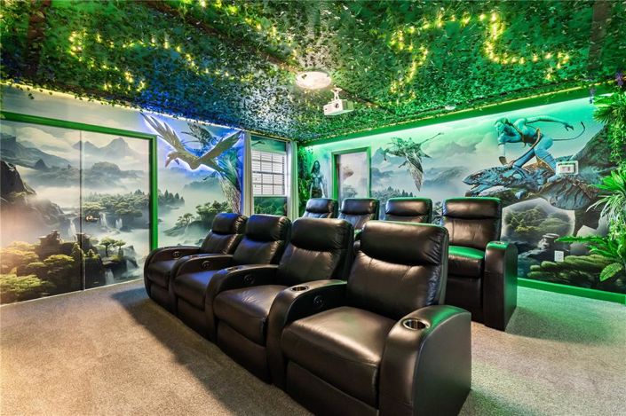 Image No.4-9 Bed Property for sale