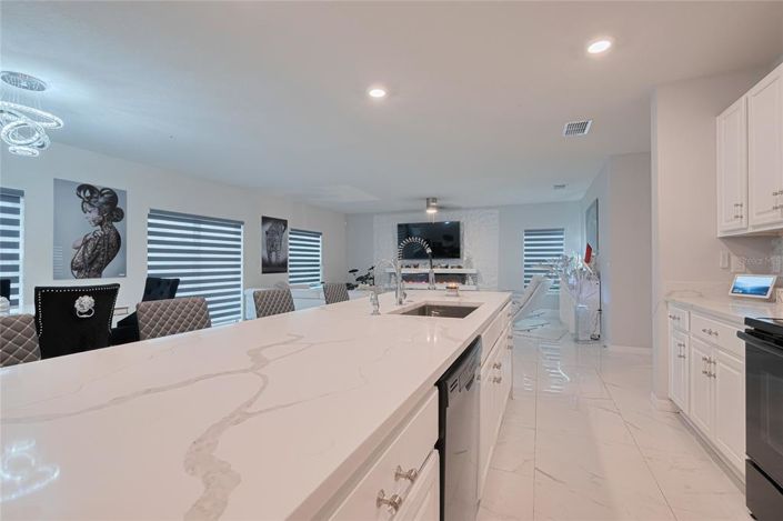 Image No.15-5 Bed Property for sale