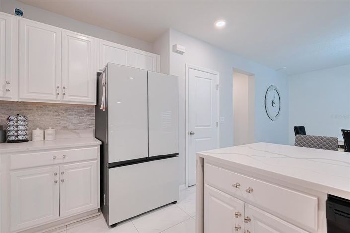 Image No.17-5 Bed Property for sale