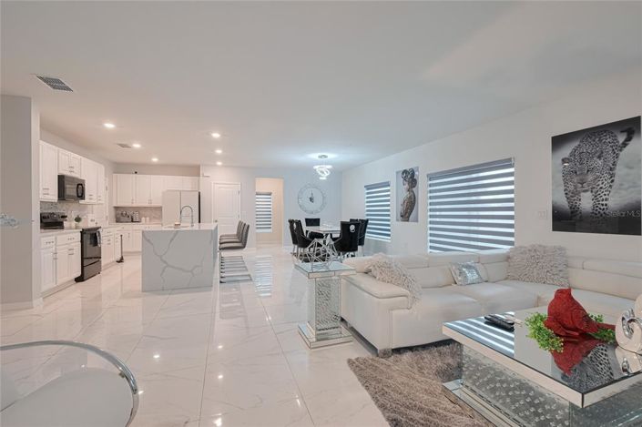 Image No.9-5 Bed Property for sale