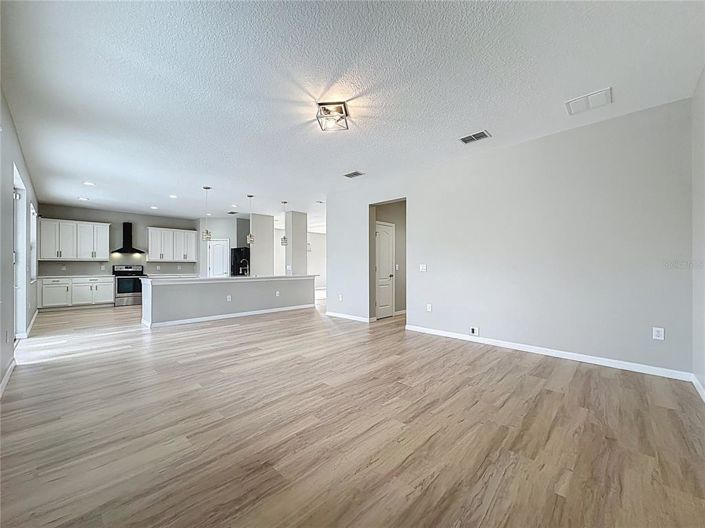 Image No.10-5 Bed Property for sale