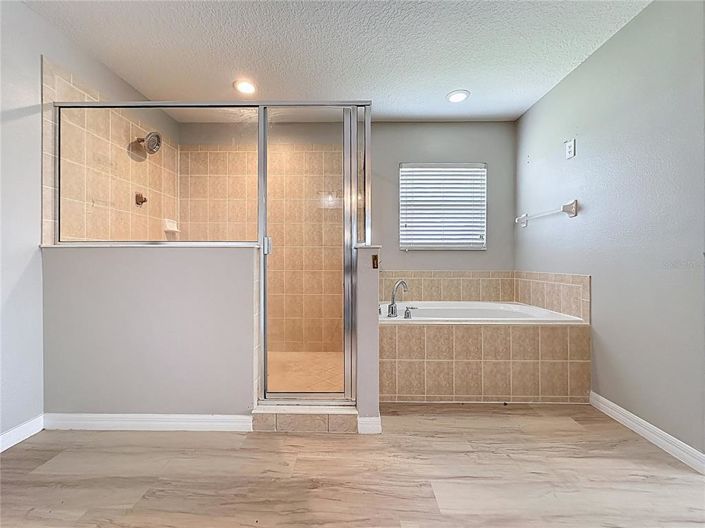 Image No.22-5 Bed Property for sale