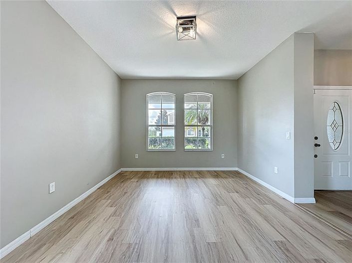 Image No.40-5 Bed Property for sale