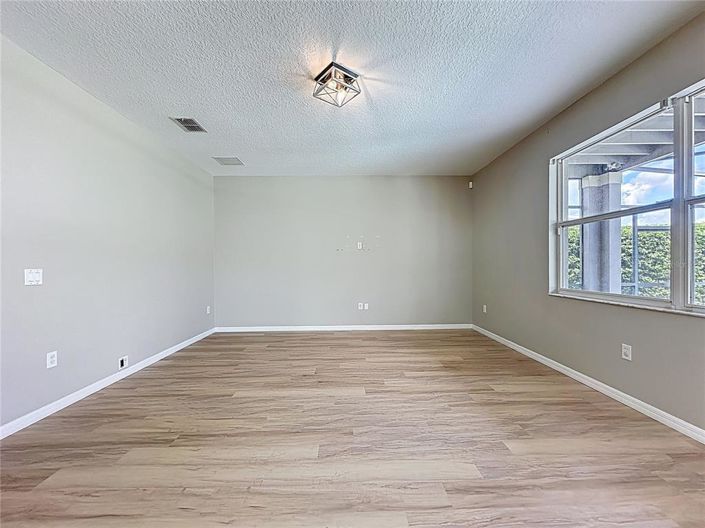 Image No.42-5 Bed Property for sale