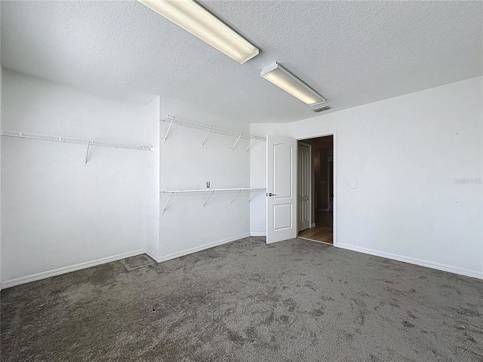 Image No.44-5 Bed Property for sale