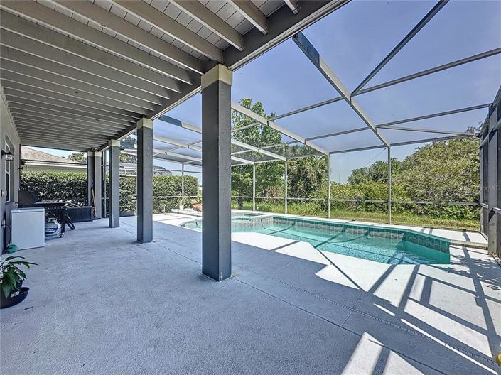 Image No.50-5 Bed Property for sale