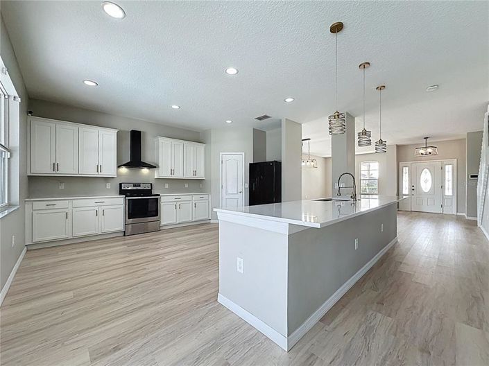 Image No.9-5 Bed Property for sale