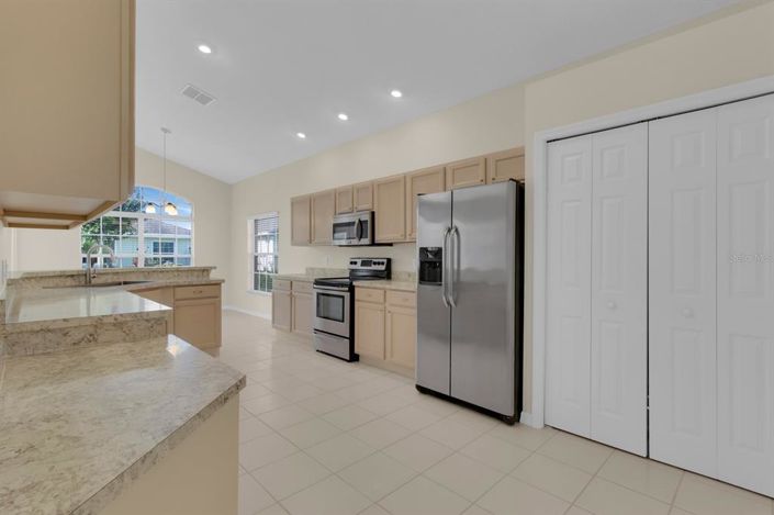 Image No.13-2 Bed Property for sale