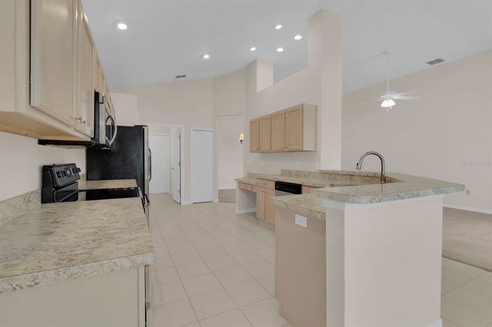 Image No.14-2 Bed Property for sale