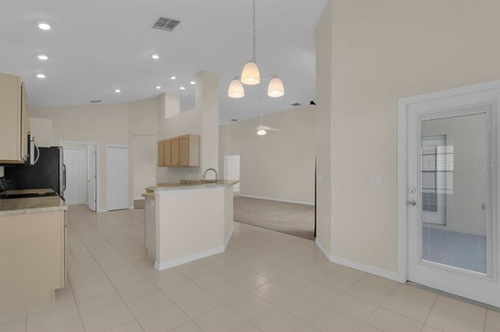 Image No.15-2 Bed Property for sale