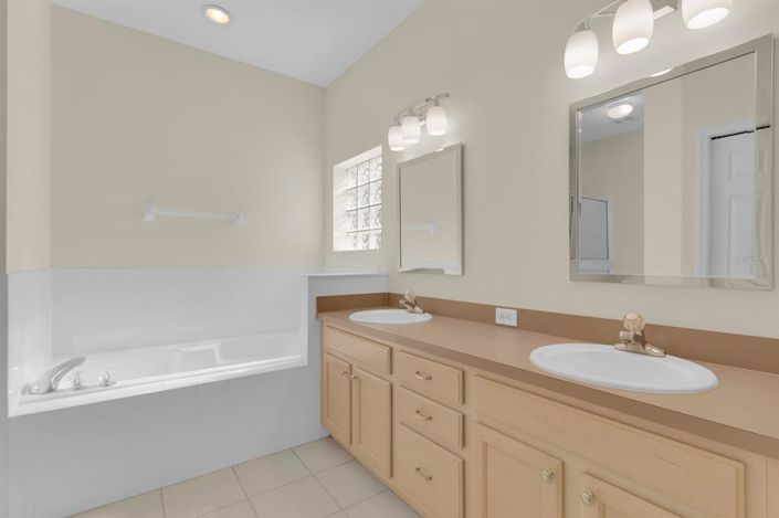 Image No.20-2 Bed Property for sale