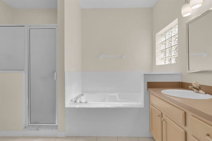 Image No.21-2 Bed Property for sale