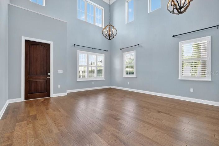 Image No.8-4 Bed Property for sale