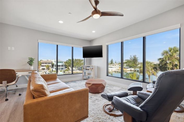 Image No.15-10 Bed Property for sale