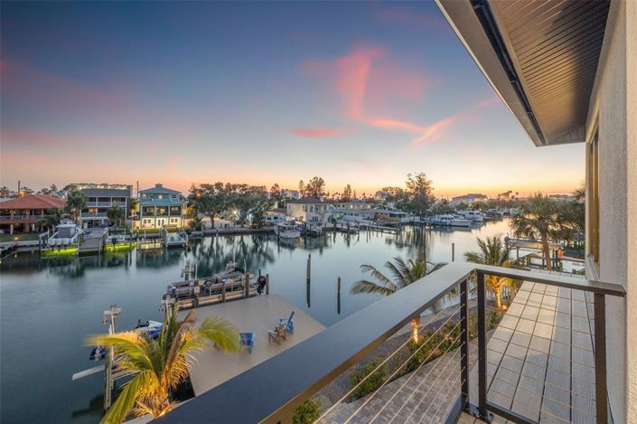 Image No.20-10 Bed Property for sale