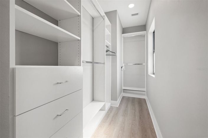 Image No.25-10 Bed Property for sale