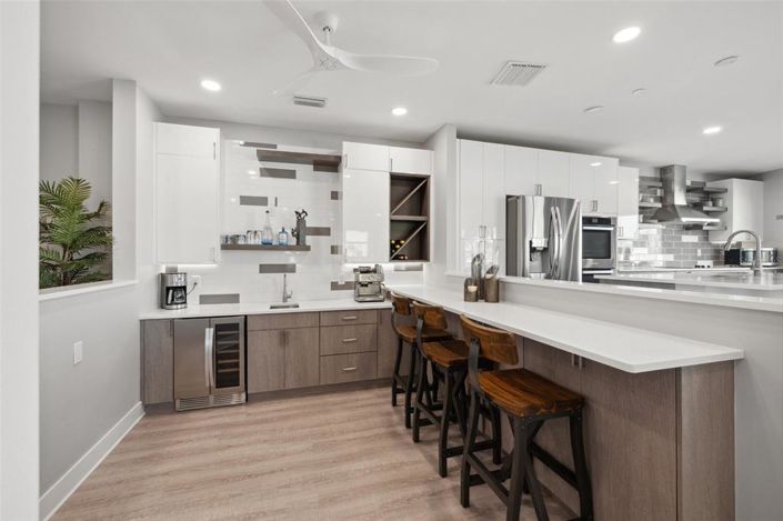 Image No.37-10 Bed Property for sale