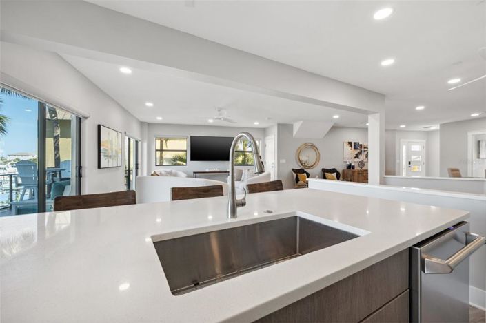 Image No.40-10 Bed Property for sale