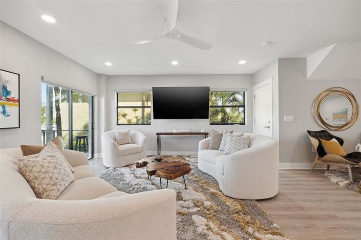 Image No.42-10 Bed Property for sale