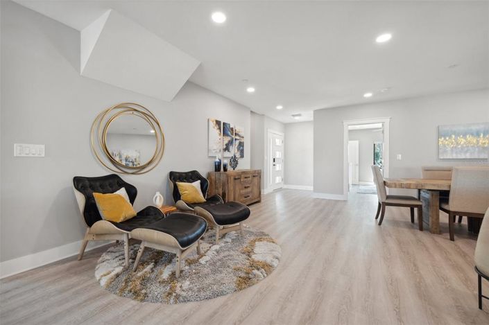 Image No.43-10 Bed Property for sale