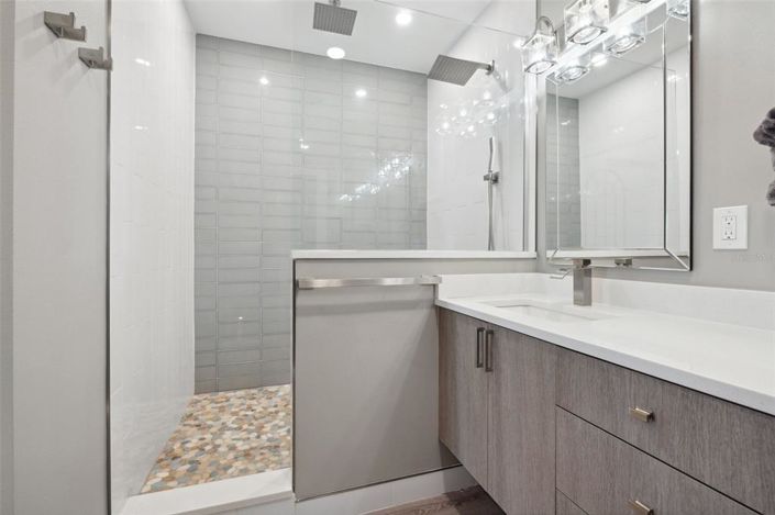 Image No.60-10 Bed Property for sale