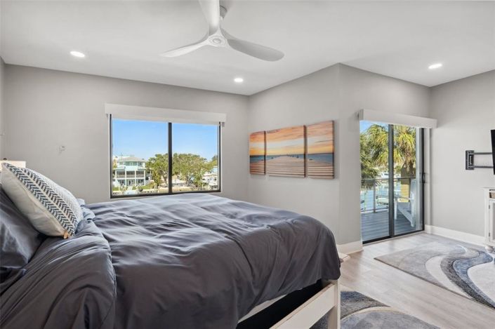 Image No.64-10 Bed Property for sale