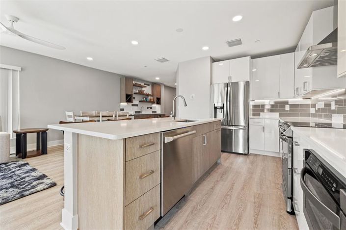 Image No.70-10 Bed Property for sale