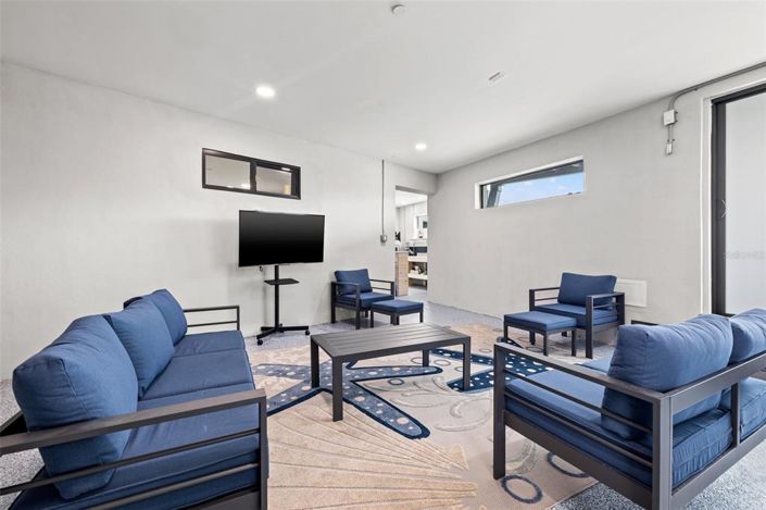 Image No.79-10 Bed Property for sale