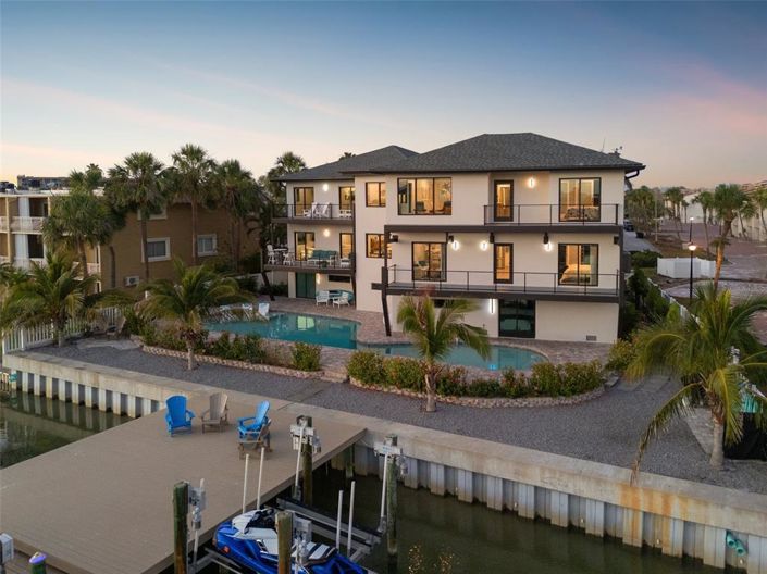 Image No.91-10 Bed Property for sale