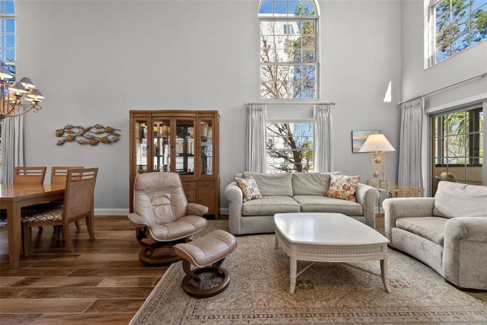 Image No.12-2 Bed Property for sale