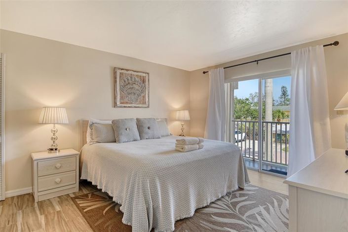 Image No.21-2 Bed Property for sale