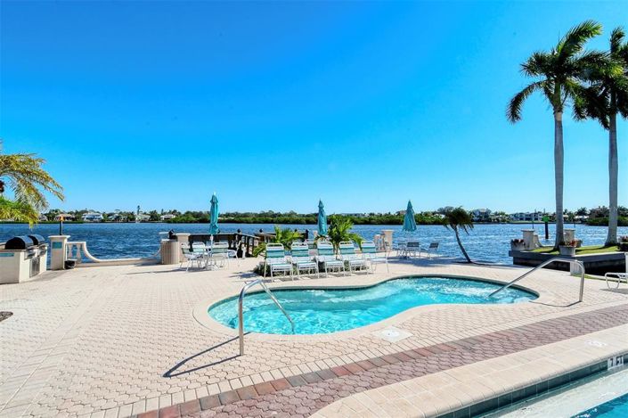 Image No.36-2 Bed Property for sale