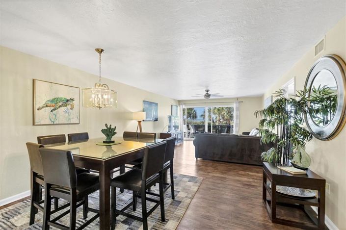 Image No.16-Propriété de 2 chambres à vendre à Sarasota