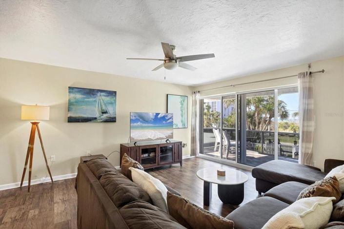 Image No.5-Propriété de 2 chambres à vendre à Sarasota