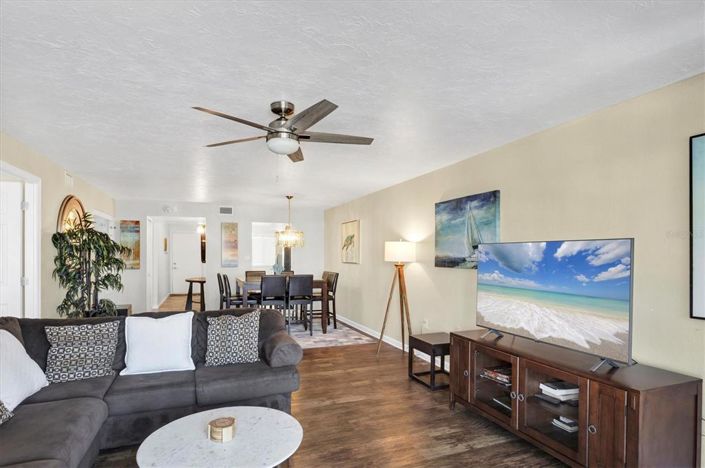 Image No.6-Propriété de 2 chambres à vendre à Sarasota